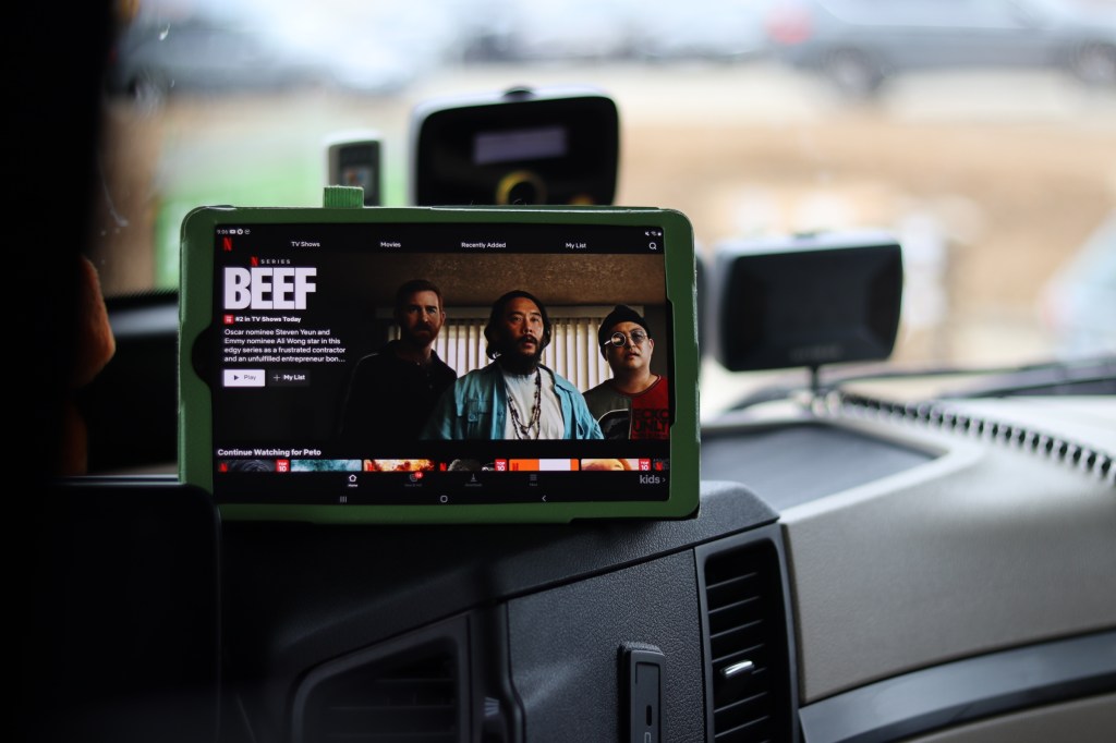 Televízia do kamióna alebo na dovolenku, ktorú zbalíš do batoha? Takto to máme&nbsp;my.